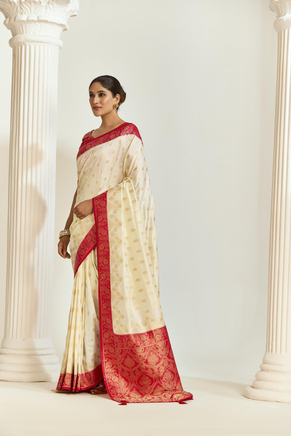 Elegant Banarasi Silk Saree with Zari Weaving