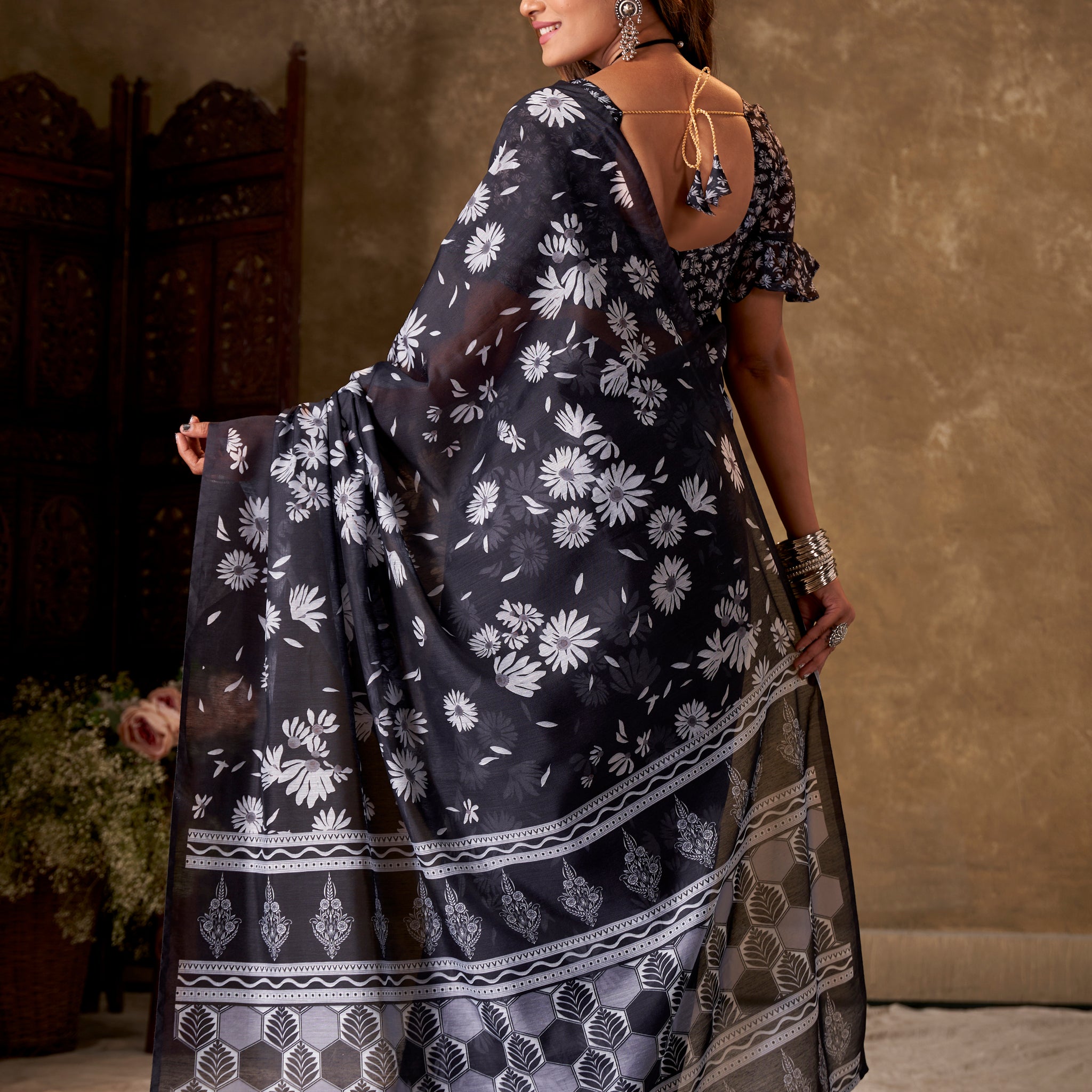 BEAUTIFULL FLORAL PRINT BLACK SAREE