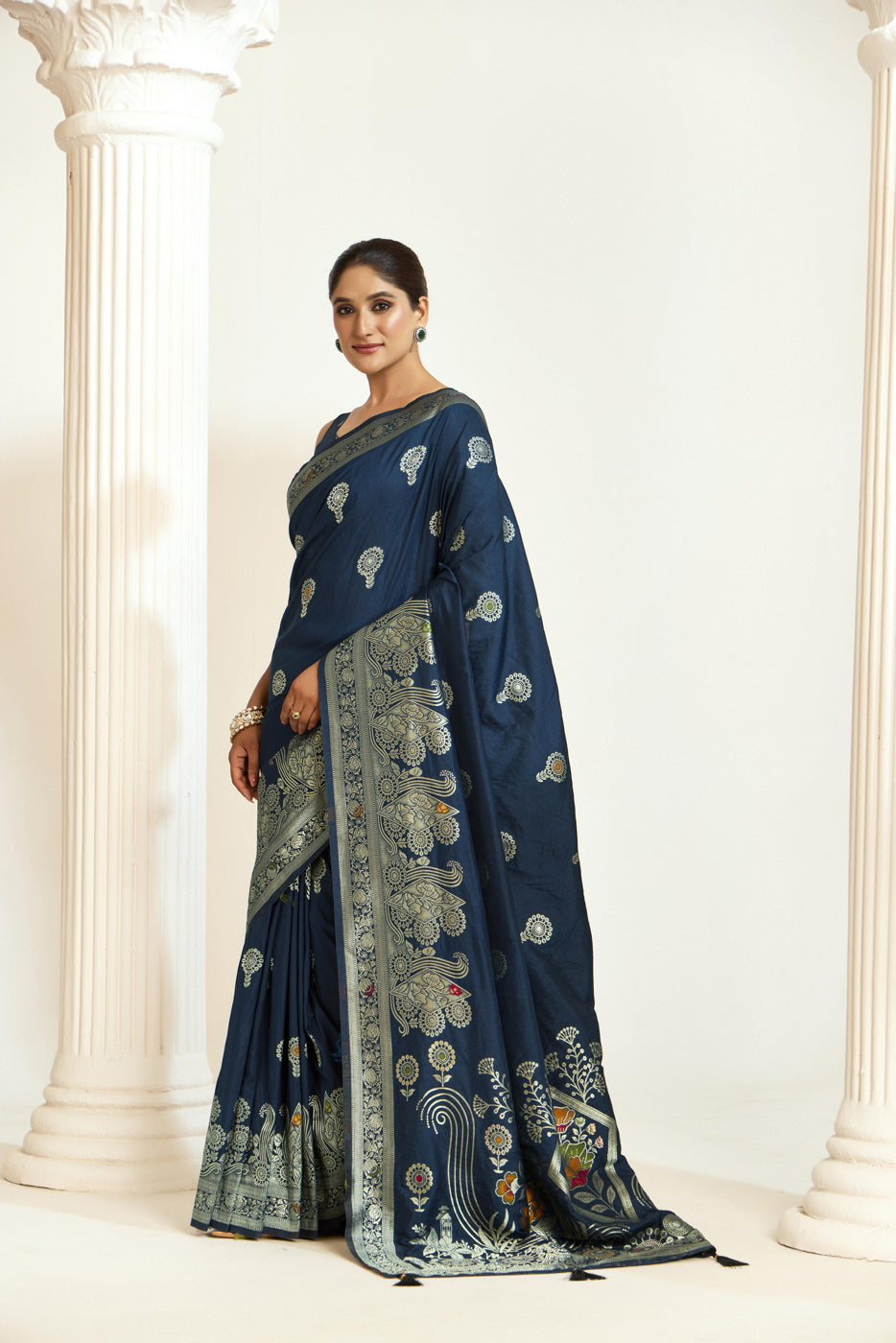 Royal Charm Woven Silk Saree with Intricate Border