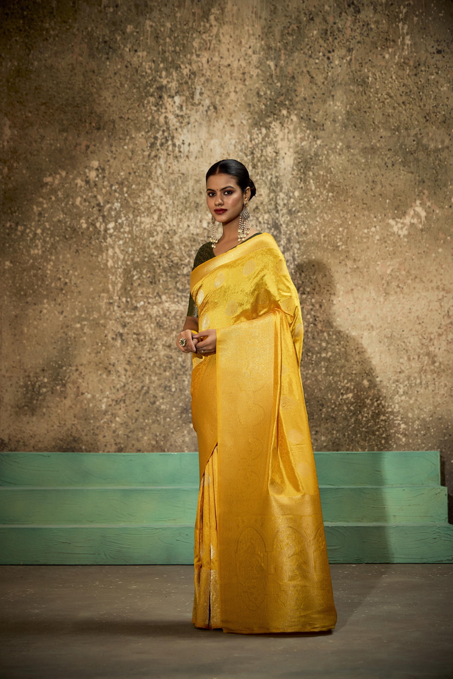 Elegant Banarasi Silk Saree with Zari Weaving