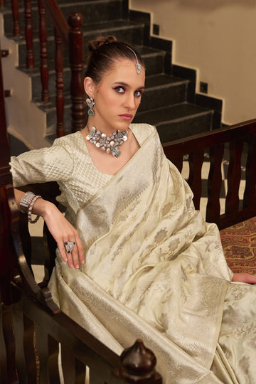 Elegant Banarasi Silk Saree with Intricate Brocade Work