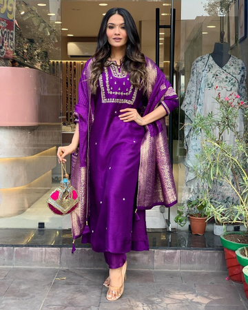 laviya pretty dress